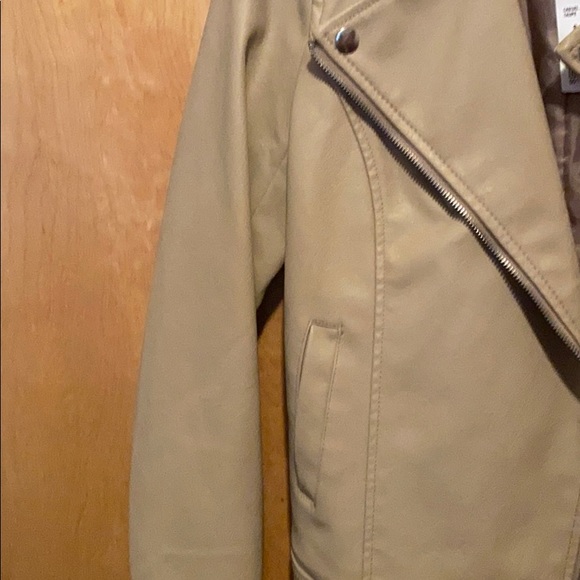 Jacket - Picture 3 of 4